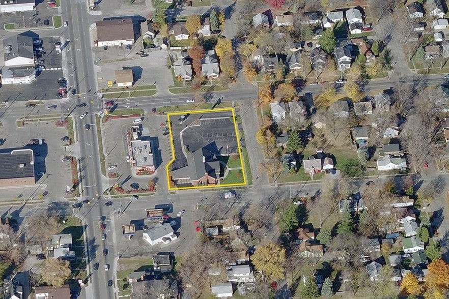 More Photos Of 1617 23rd St, Port Huron Bank For Sale