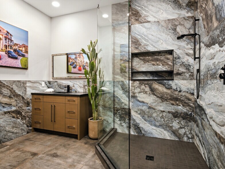 More Photos Of 994 N Barfield Dr, Marco Island Warehouse For Sale