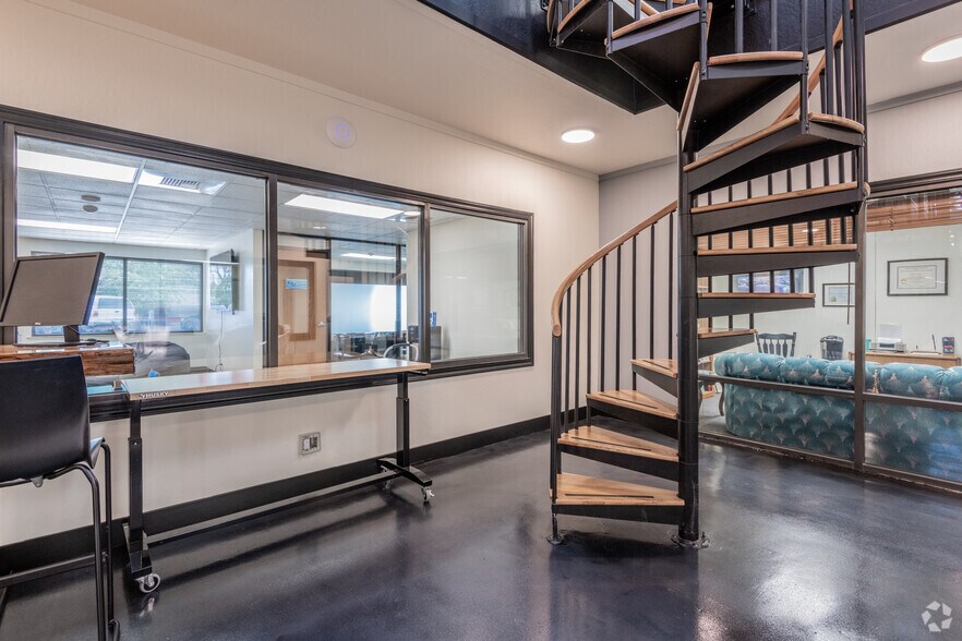 More Photos Of 255 W Moana Ln, Reno Loft Creative Space For Lease