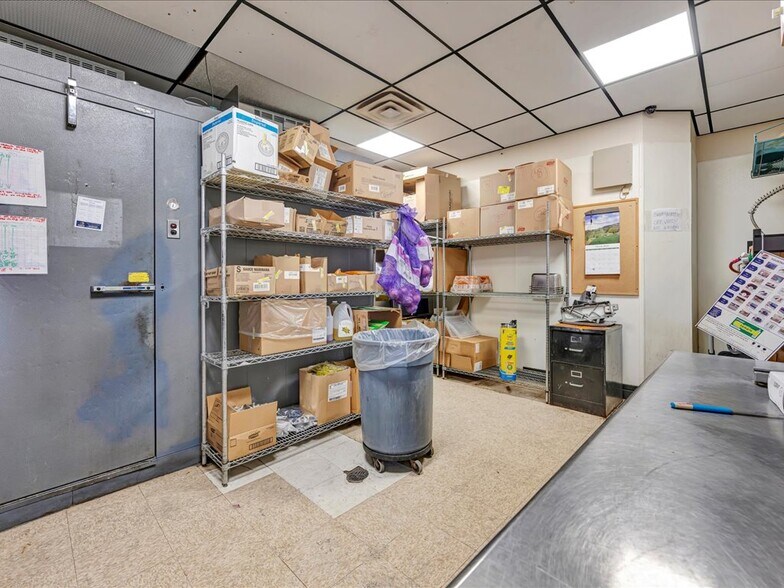 More Photos Of 105 Champions Dr, Lufkin Fast Food For Sale