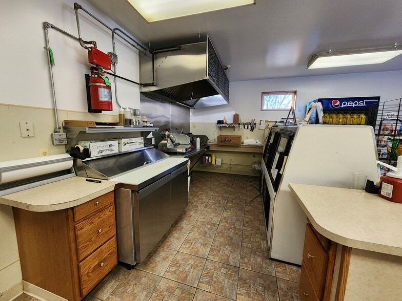 More Photos Of 15 US Highway 206 S, Sandyston Flex For Sale