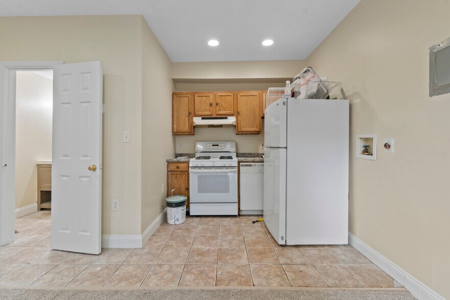 More Photos Of 702 Homestead St, Baltimore Multifamily For Sale