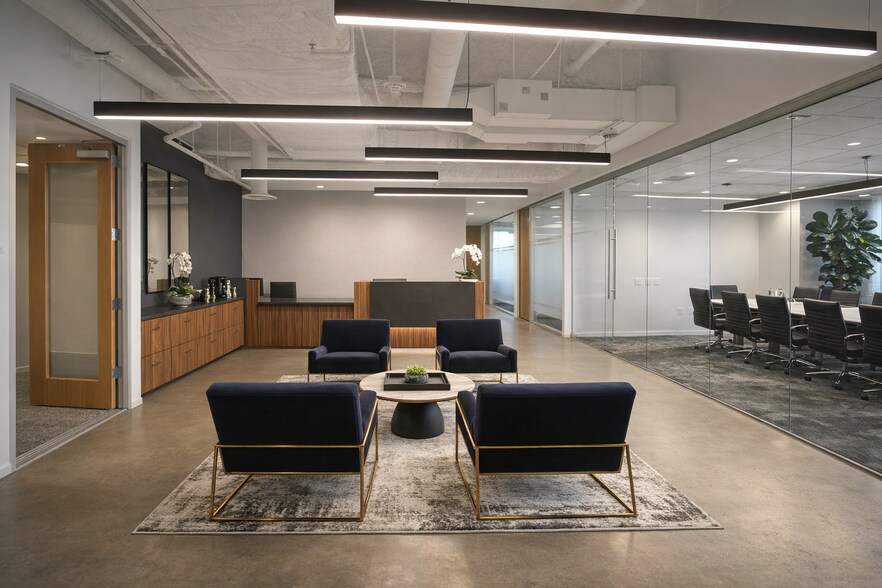 More Photos Of 2121 Avenue of the Stars, Century City Coworking Space