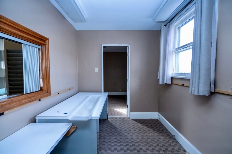 More Photos Of 3911 Main St, Buffalo Medical For Sale