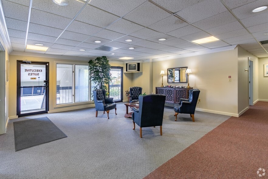 More Photos Of 1857 Wells Rd, Orange Park Office For Lease