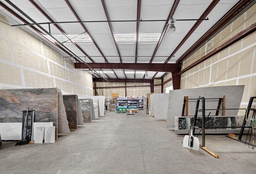 More Photos Of 655 W Alluvial Ave, Fresno Warehouse For Sale