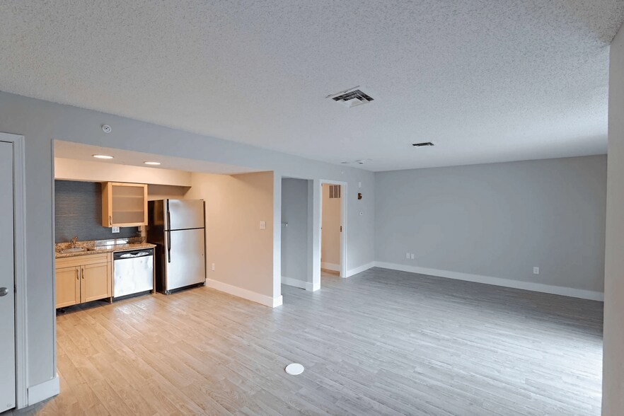 More Photos Of 13200 49th St N, Clearwater Apartments For Lease