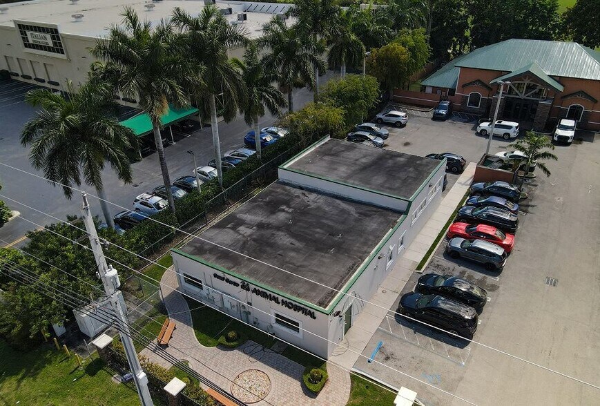 More Photos Of 9400 NW 58th St, Miami Veterinarian Kennel For Lease