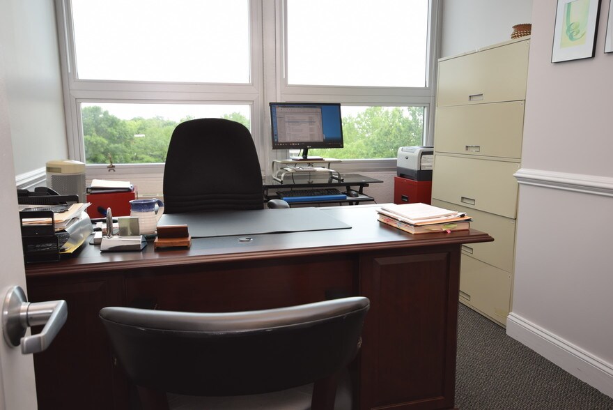 More Photos Of 200 Little Falls St, Falls Church Office For Lease
