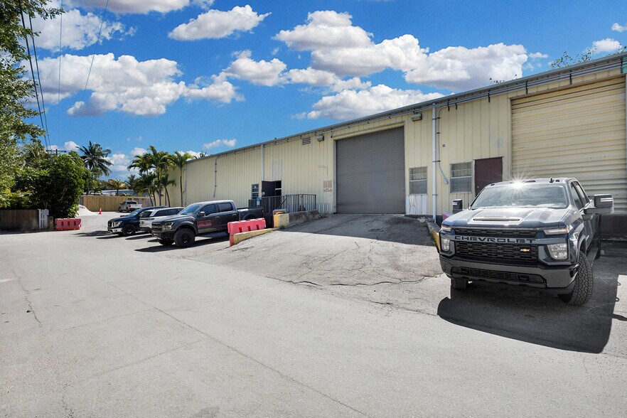 More Photos Of 200 Morada Way, Islamorada Warehouse For Lease