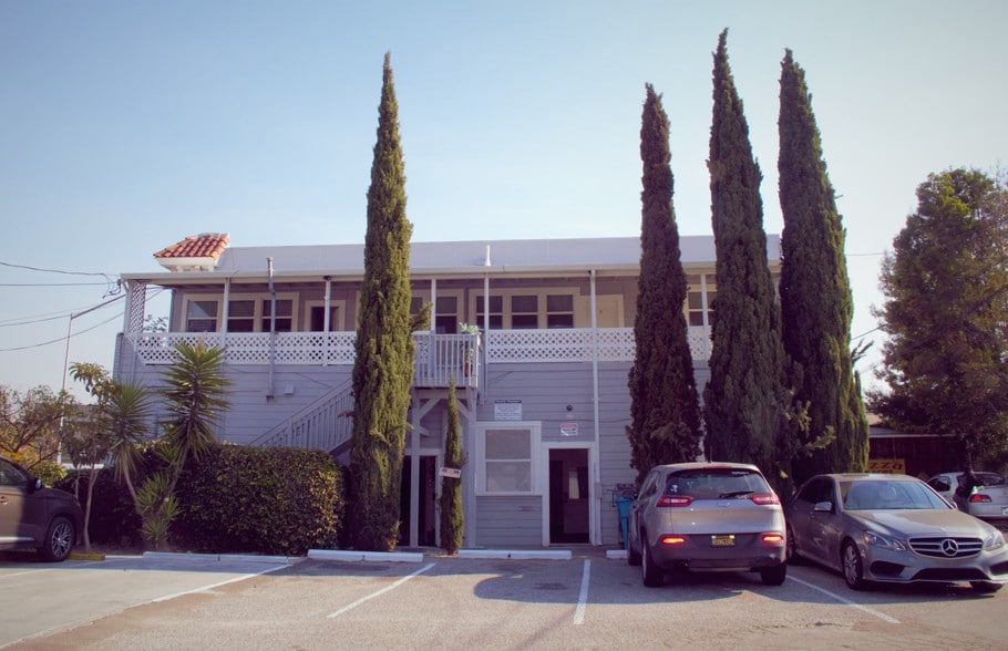 More Photos Of 2200 S El Camino Real, San Mateo Storefront For Lease