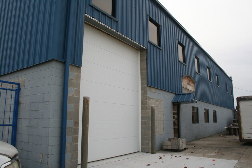 More Photos Of 38750-38862 Ford Rd, Westland Light Distribution For Lease