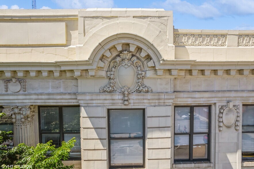 More Photos Of 4554 N Broadway, Chicago Office For Sale