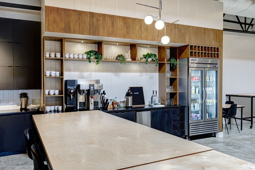 More Photos Of 1001 3rd Ave N, Nashville Office For Lease