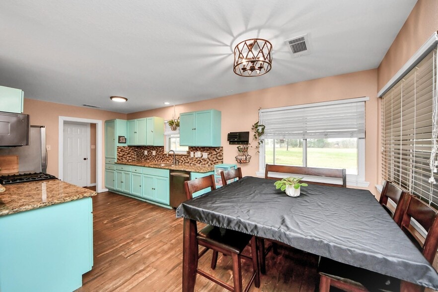 More Photos Of 2534 Garden Rd, Pearland Specialty For Sale