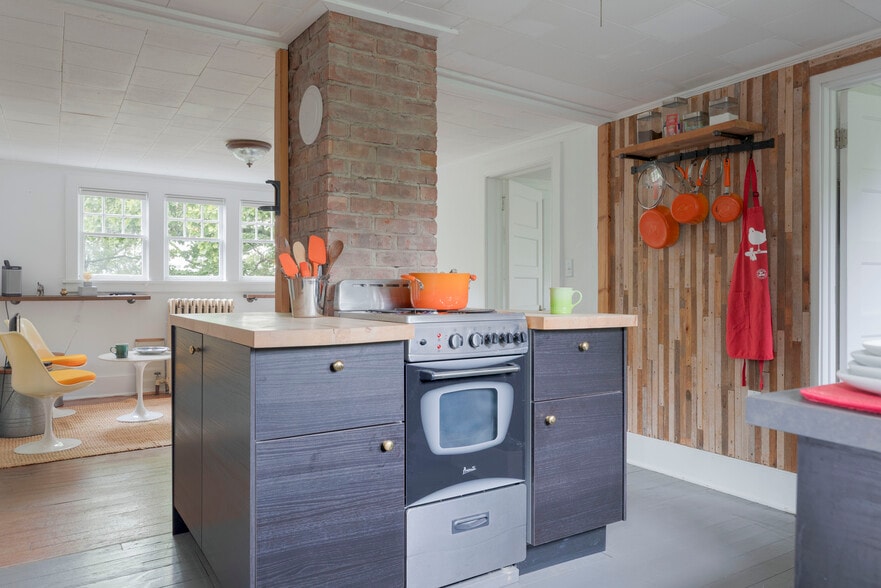 More Photos Of 4170 Rte 9W, Saugerties Hospitality For Sale