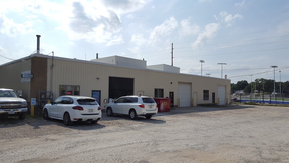 More Photos Of 1756 E Ave NE, Cedar Rapids Warehouse For Lease