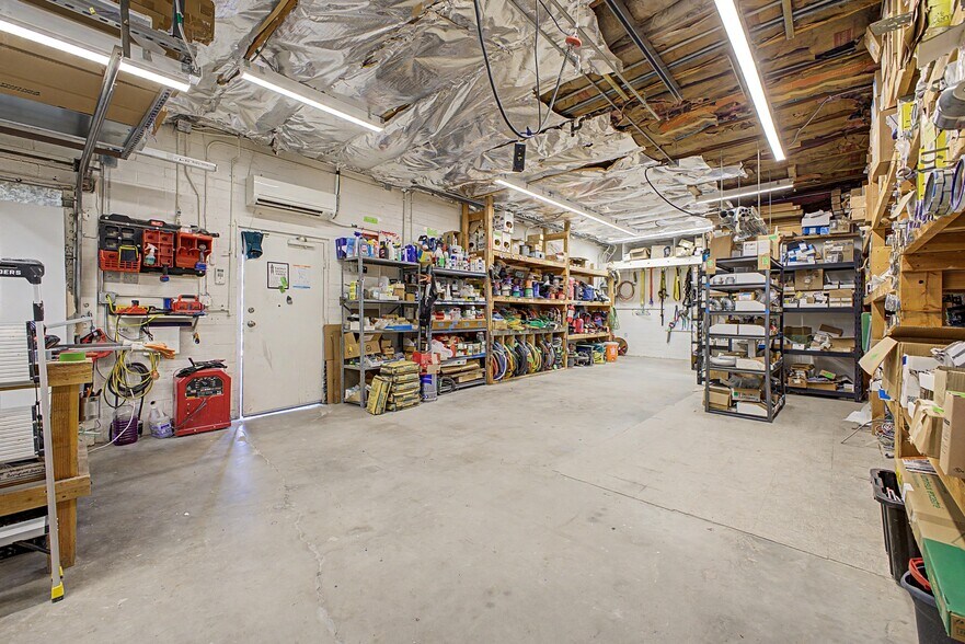 More Photos Of 2201 E 21st St, Tucson Warehouse For Lease
