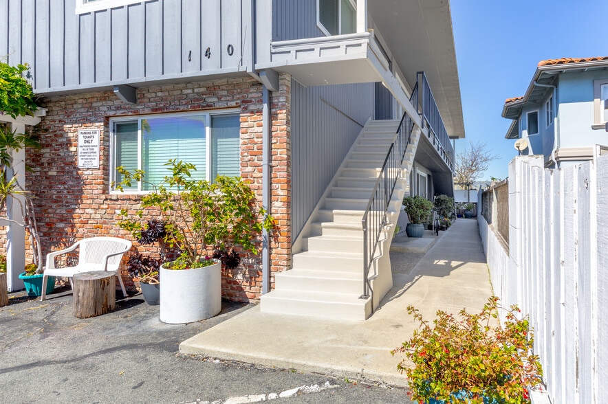 More Photos Of 140 Bay St, Santa Cruz Apartments For Sale