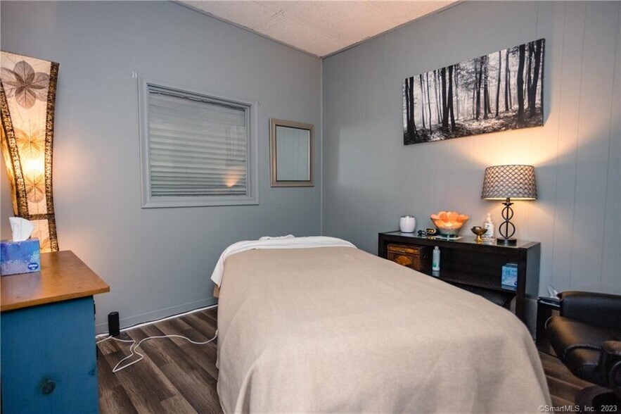 More Photos Of 448 Spring St, Windsor Locks Freestanding For Lease