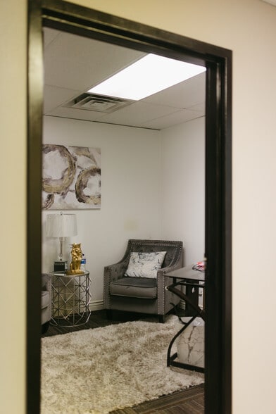 More Photos Of 260 S Academy Blvd, Colorado Springs Freestanding For Sale