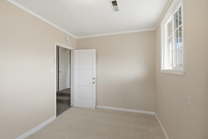 More Photos Of 2809-2815 Macdonald Ave, Richmond Office For Sale