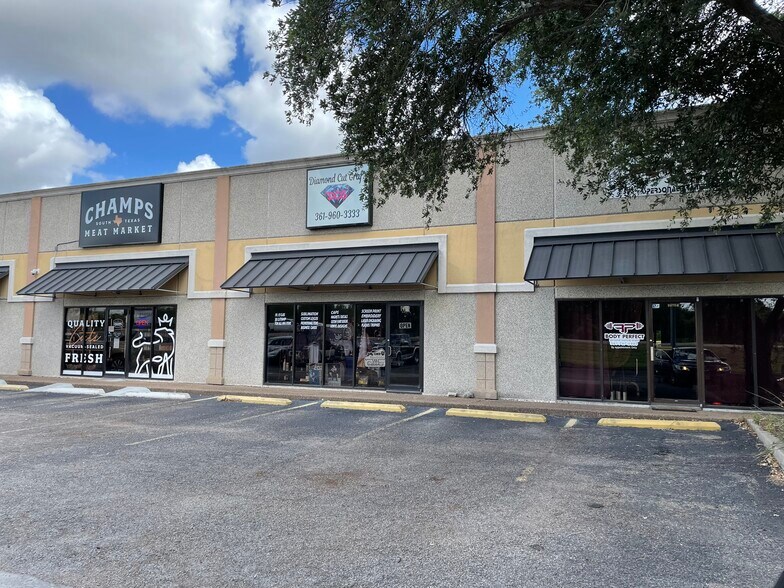 More Photos Of 15602 Northwest Blvd, Robstown Unknown For Lease