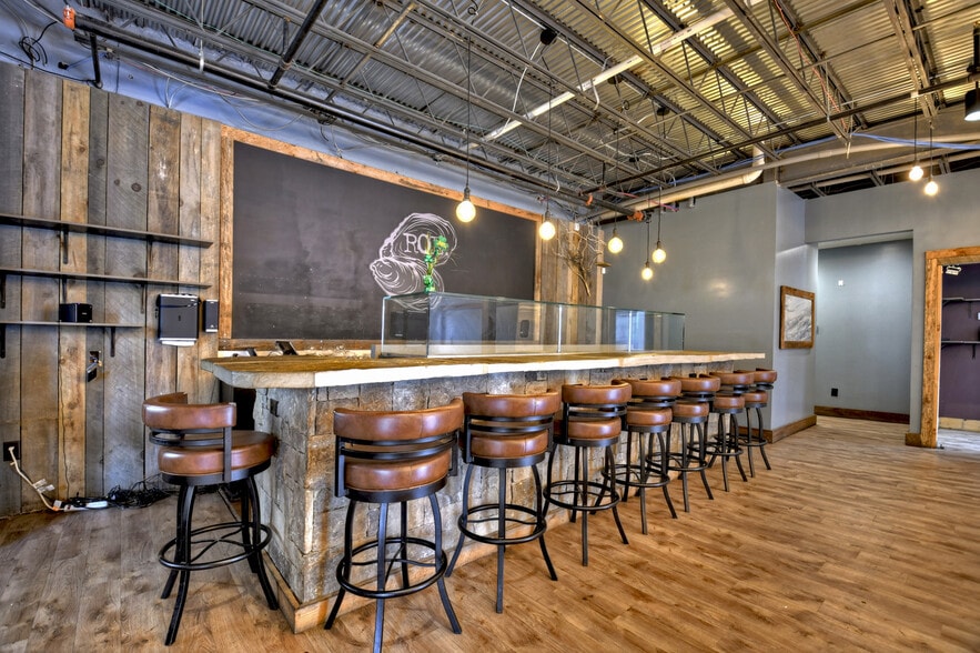 More Photos Of 588 E Main St, Blue Ridge Restaurant For Lease