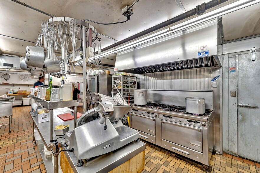 More Photos Of 1908 Old Route 17, Roscoe Restaurant For Sale