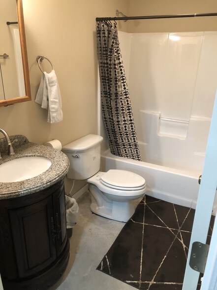 More Photos Of 299 Prairie Dr, Stanley Office For Sale