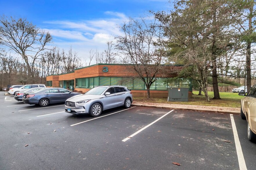 Primary Photo Of 3 Northwestern Dr, Bloomfield Medical For Lease