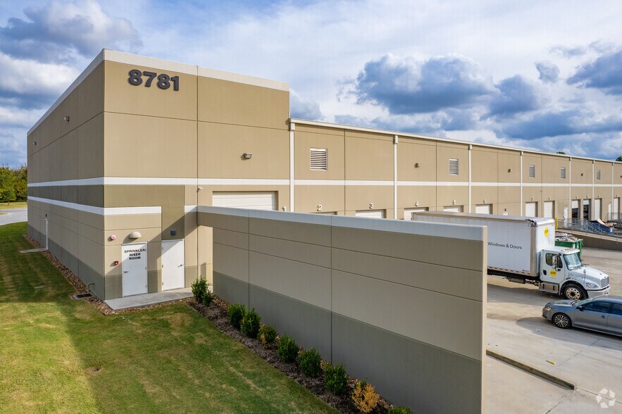 More Photos Of 8781 West Rd, Houston Unknown For Lease