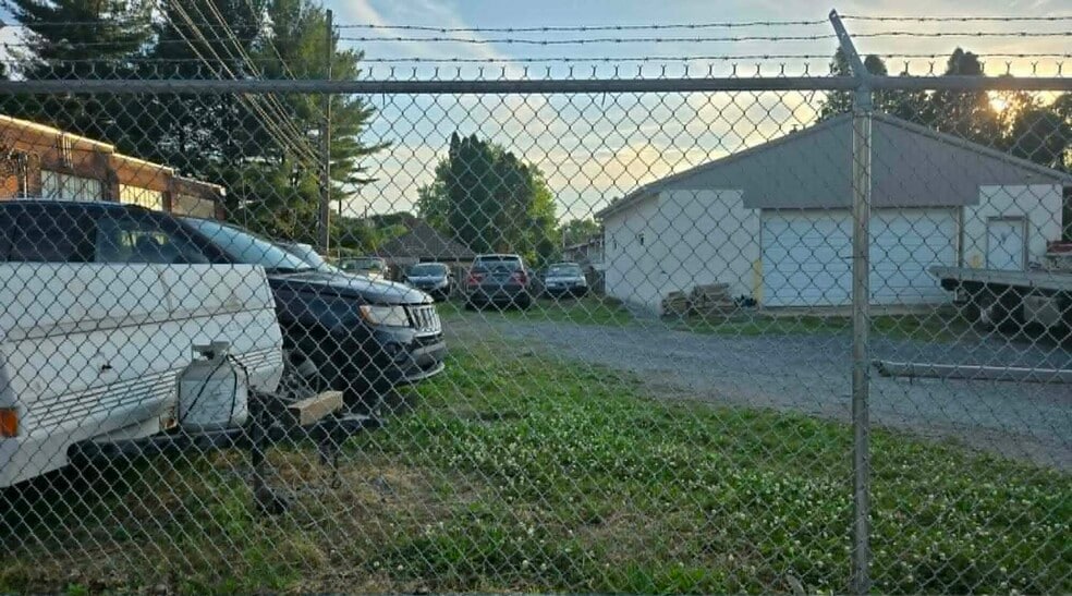 More Photos Of 502 S State St, Ephrata Auto Repair For Sale