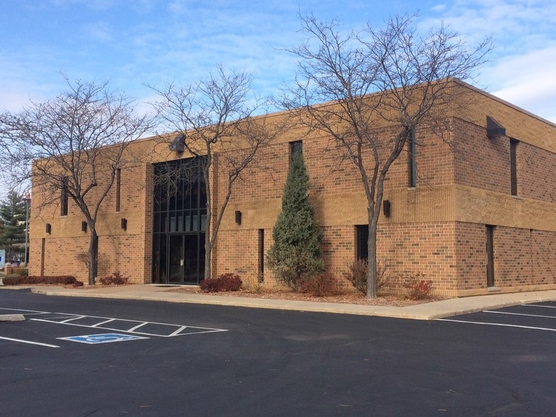 Primary Photo Of 225 S Monroe Ave, Green Bay Loft Creative Space For Lease