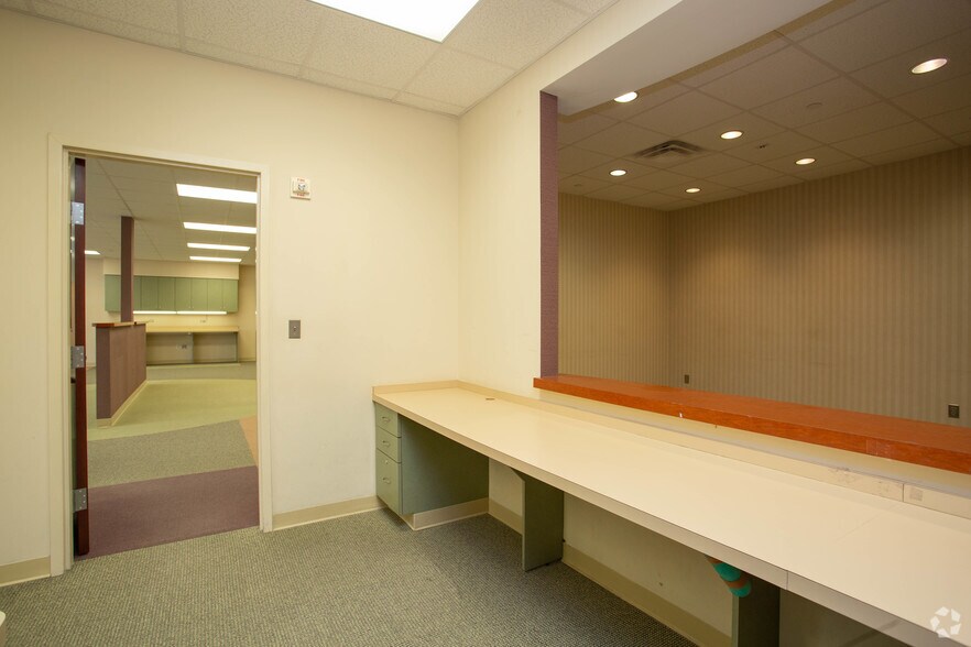 More Photos Of 1501 Maple Ave, Richmond Medical For Lease