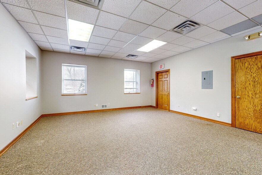 More Photos Of 7 Cedar St, Ramsey Office For Lease
