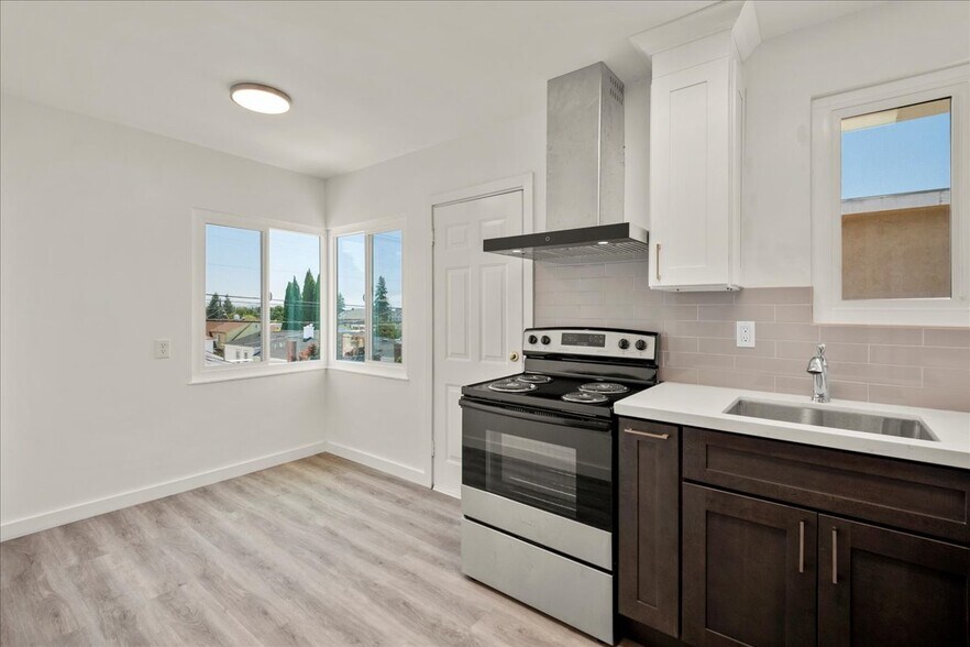 More Photos Of 2231 E 28th St, Oakland Apartments For Sale