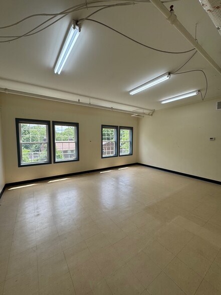 More Photos Of 2 Coolidge St, Hudson Medical For Lease