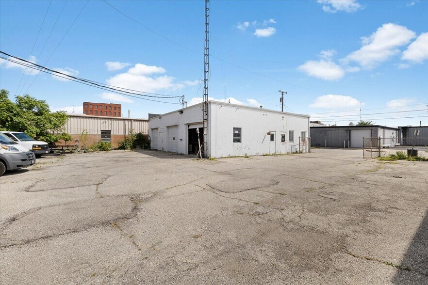 More Photos Of 115 Commercial St, Dayton Warehouse For Sale