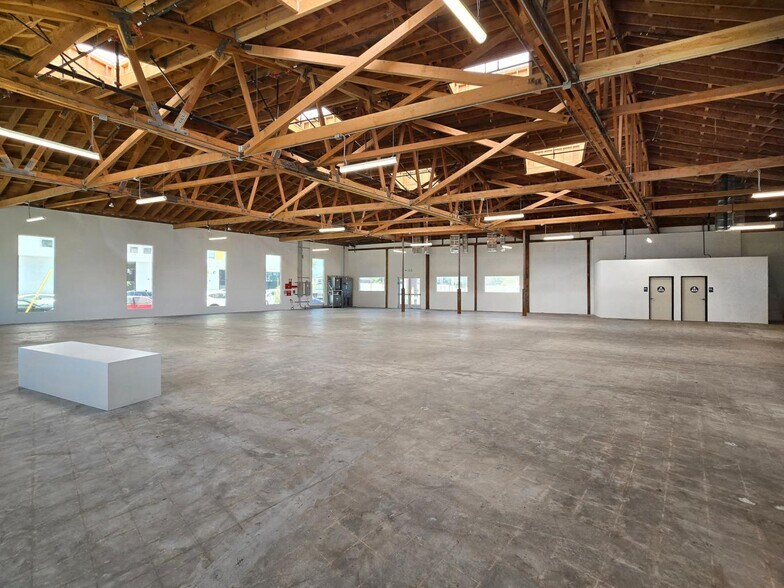 More Photos Of 5075 W Adams Blvd, Los Angeles Medical For Lease