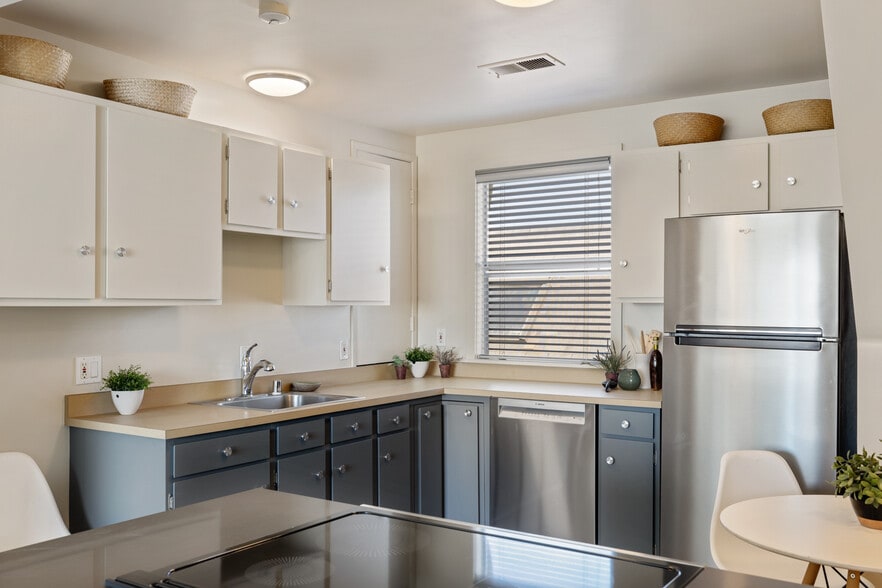 More Photos Of 1010 Grayson St, Berkeley Office Residential For Sale