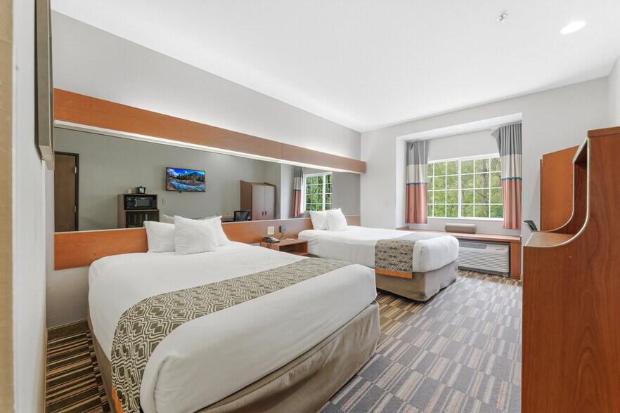 More Photos Of 15 Lawless Rd, Morgantown Hotel For Sale