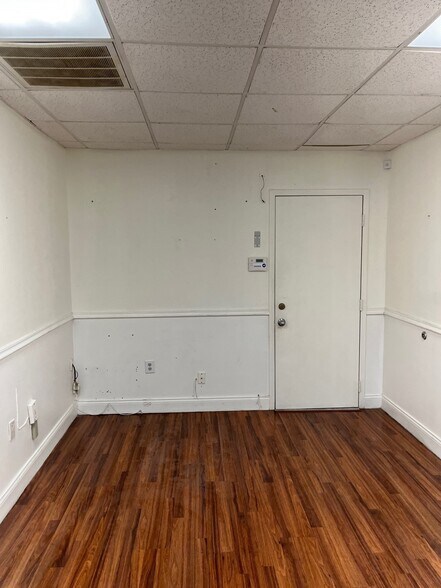 More Photos Of 510 Douglas Ave, Altamonte Springs Self Storage For Lease