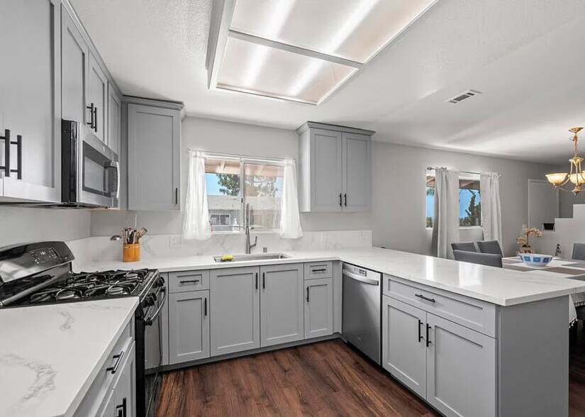 More Photos Of 2245 S Lanoitan Ave, National City Apartments For Sale