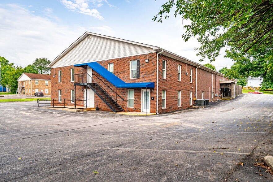 More Photos Of 617 Mulberry St, Elizabethtown Office For Sale