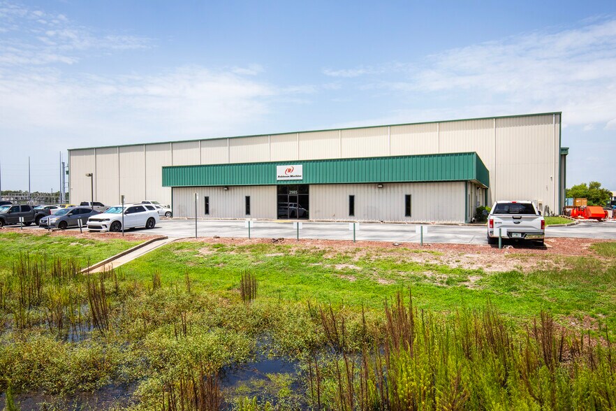 Primary Photo Of 2985 Old Medulla Rd, Lakeland Manufacturing For Sale