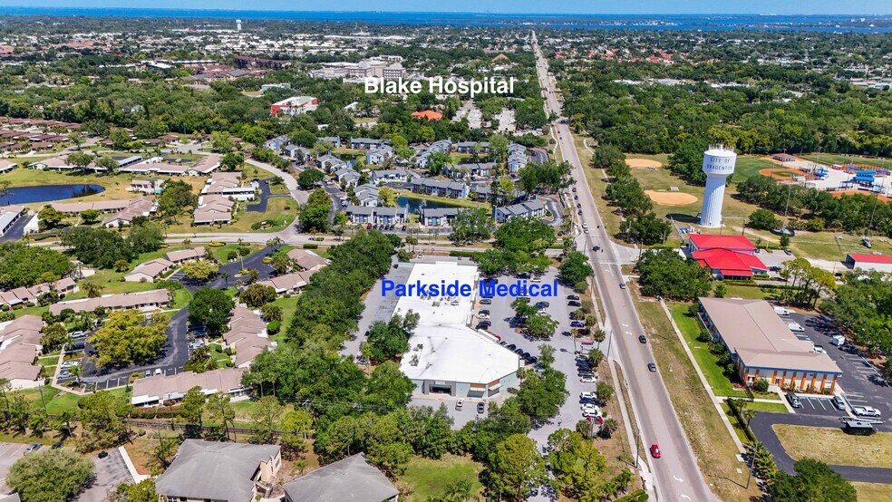 More Photos Of 2902 W 59th St, Bradenton Medical For Sale