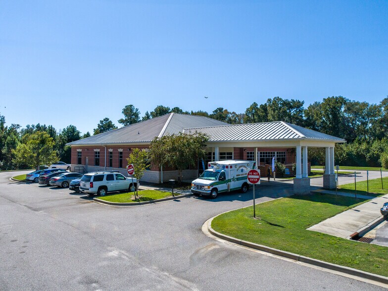 More Photos Of 1241 Boundary St W, Fairfax Medical For Sale