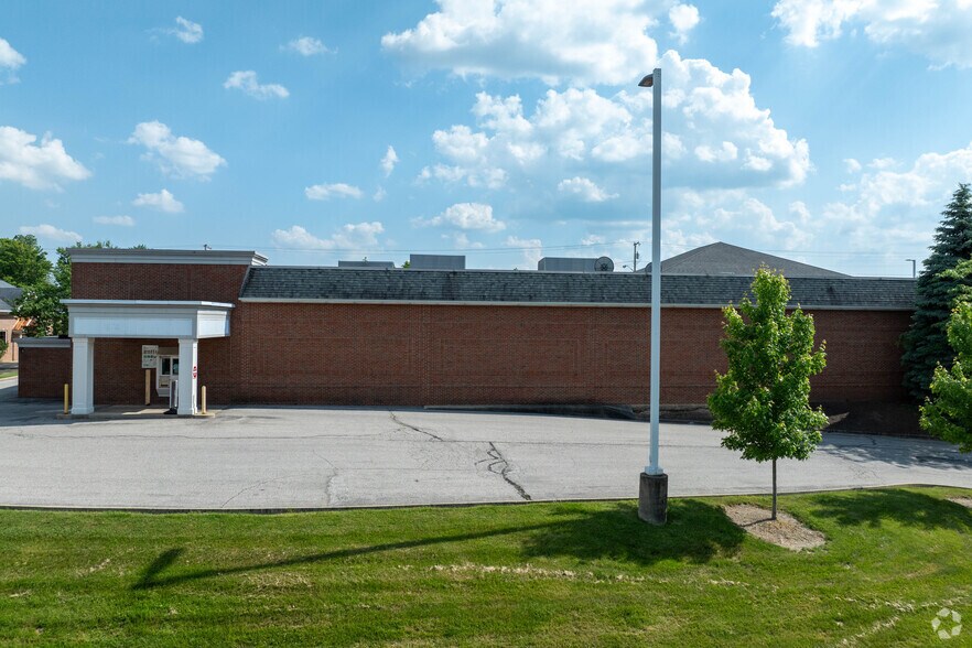 More Photos Of 118 W Garfield Rd, Aurora Drugstore For Sale