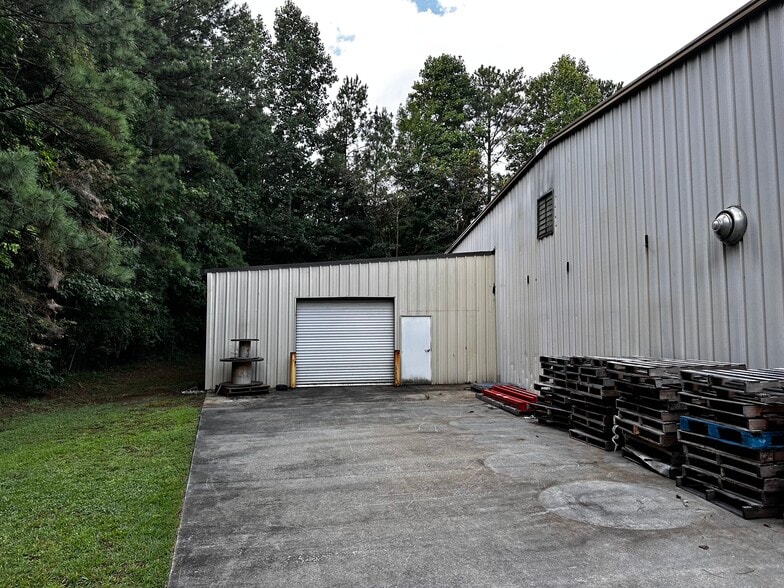 More Photos Of 2169 Centennial Dr, Gainesville Warehouse For Lease
